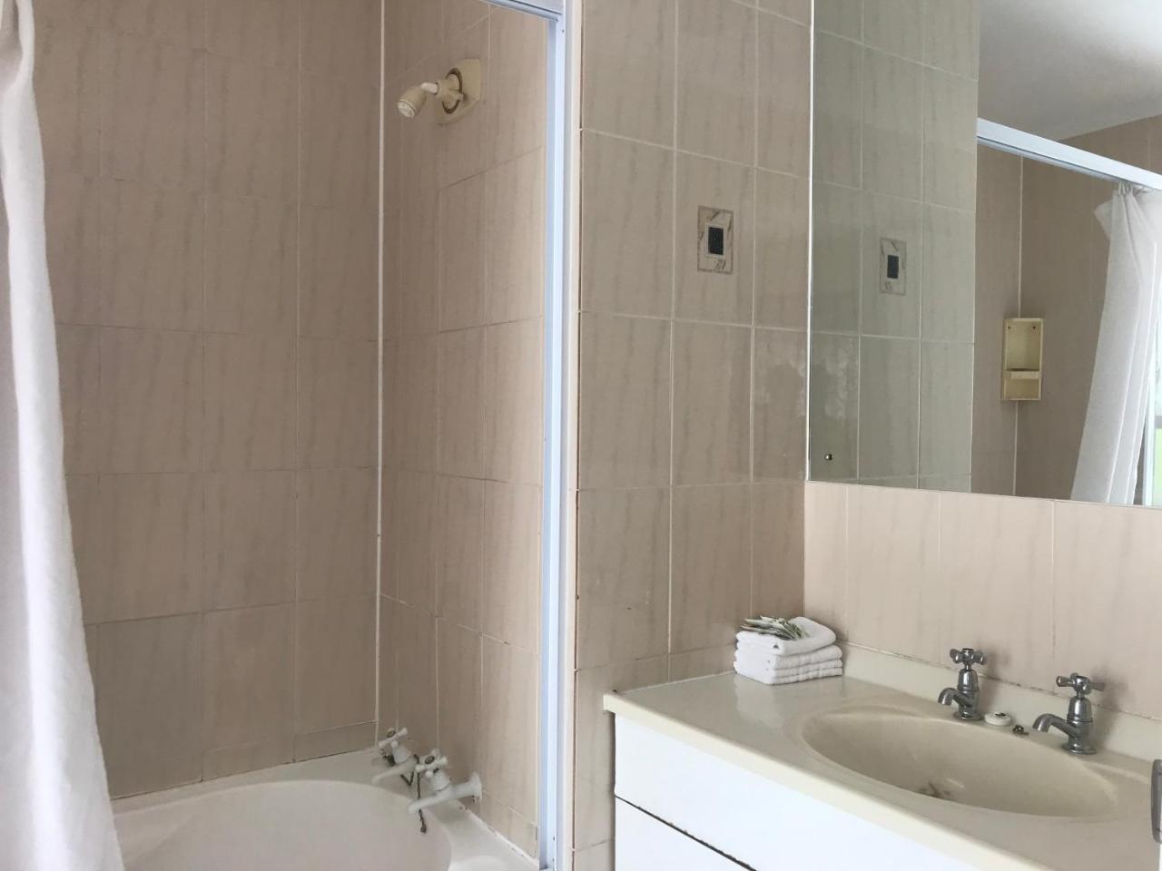 Motel 80 Оукланд Екстериор снимка